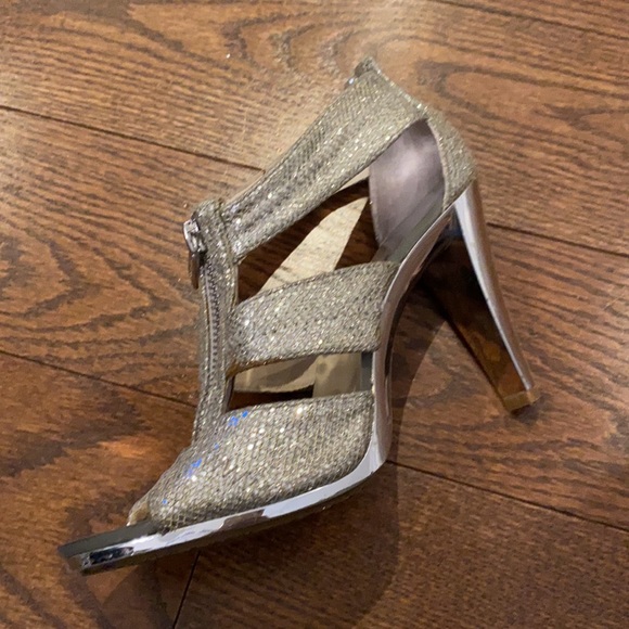 Michael kors Berkley T sparkly silver pumps - Picture 3 of 9